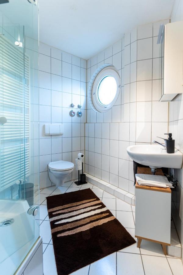 Mercedes I Stuttgart I Kitchen I Home Office I Parkplatz Беблінген Екстер'єр фото